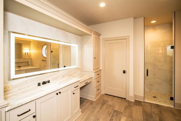 Custom bathroom cabinetry by Custom Wordworks in Longview, TX