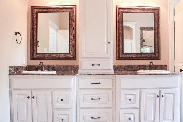 Custom kitchen cabinetry by Custom Wordworks in Longview, TX
